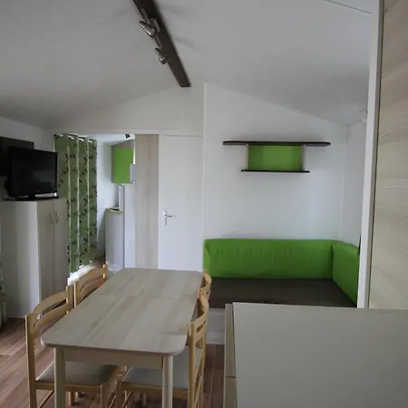 Land's Hause Par La Conciergerie Francaise Emplacement E14 Apartmán